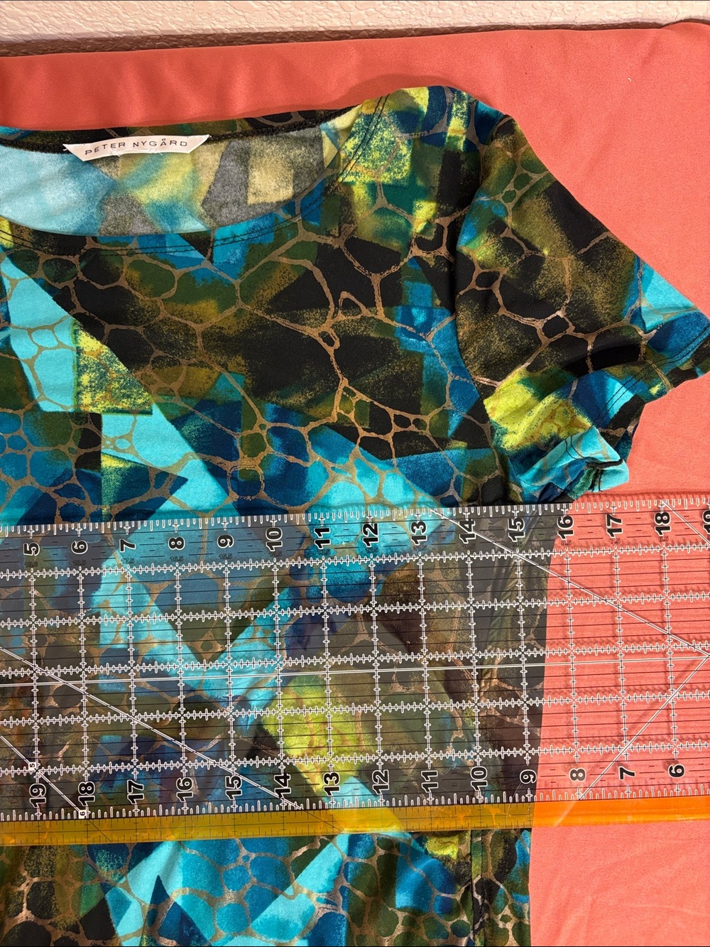 Peter Nygard - Turquoise and Green Abstract Water-Effect Short-Sleeve Top Size M - Picture 9 of 12